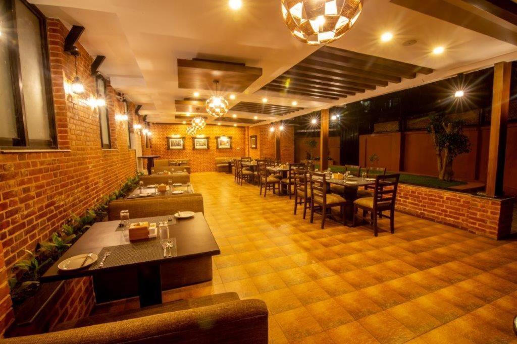 Pashupati Boutique Hotel & Spa カトマンズ エクステリア 写真